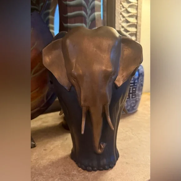 Vintage Design Toscano Artistic Elephant Motif Vase in Black & Gold